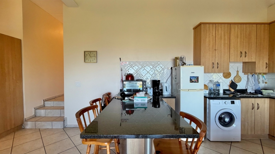 5 Bedroom Property for Sale in Mountainside Western Cape